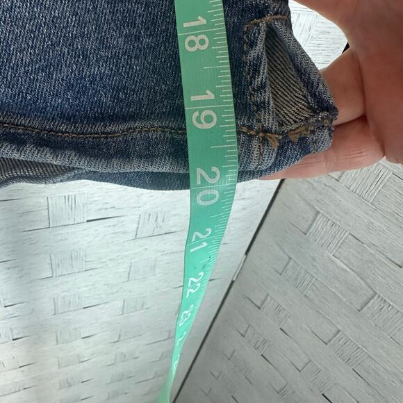 Ava & Viv High rise relaxed, denim Bermuda shorts dark wash pockets, plus size - Picture 5 of 9